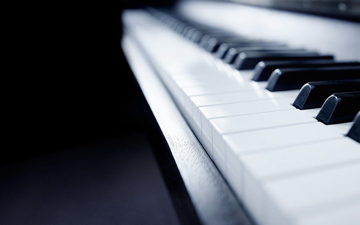 5 mélodies incontournables à apprendre pour débuter le piano