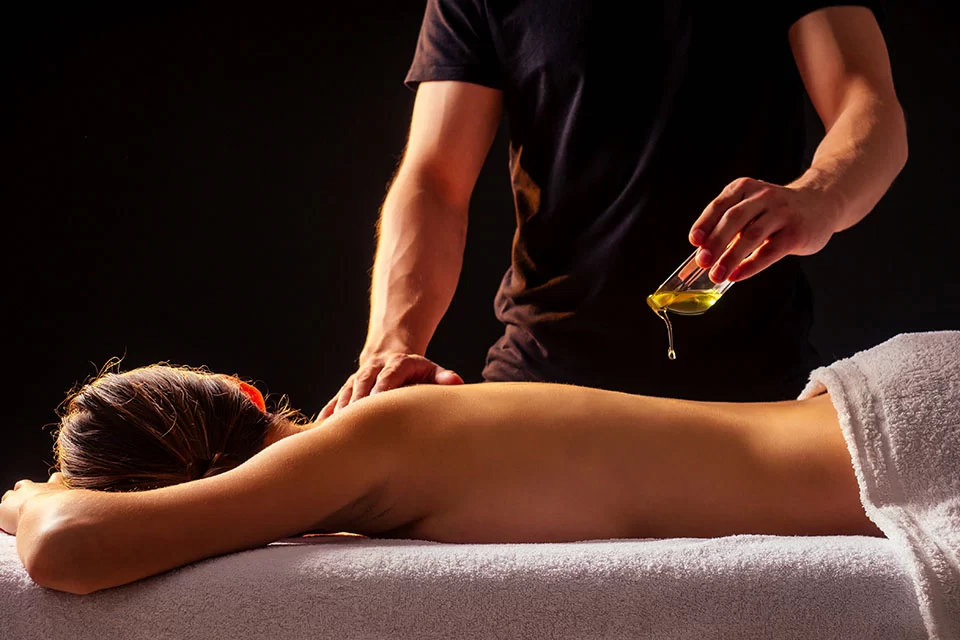 Tout savoir sur le massage ayurvédique et ses bienfaits