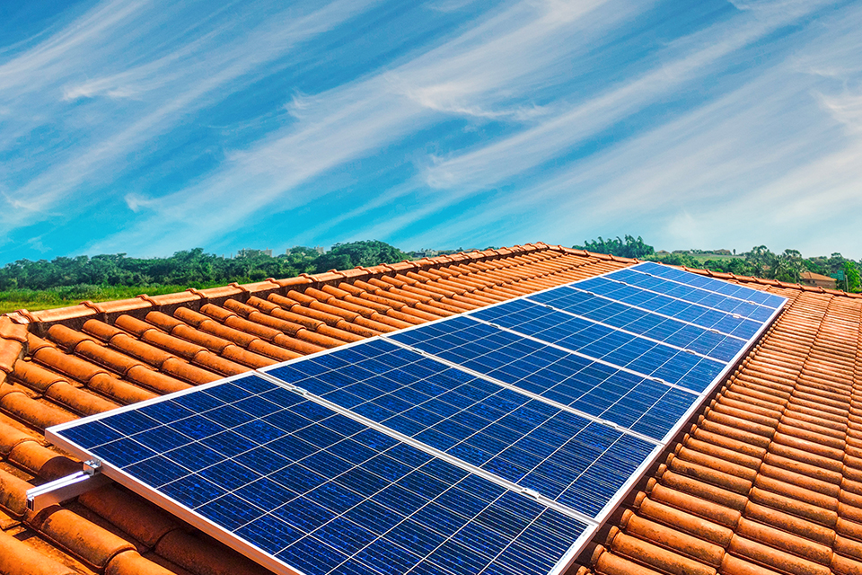 Les avantages des kits de panneaux solaires : Prix, énergie propre, et plus encore