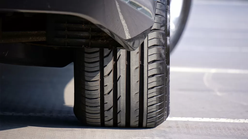 largeur pneu