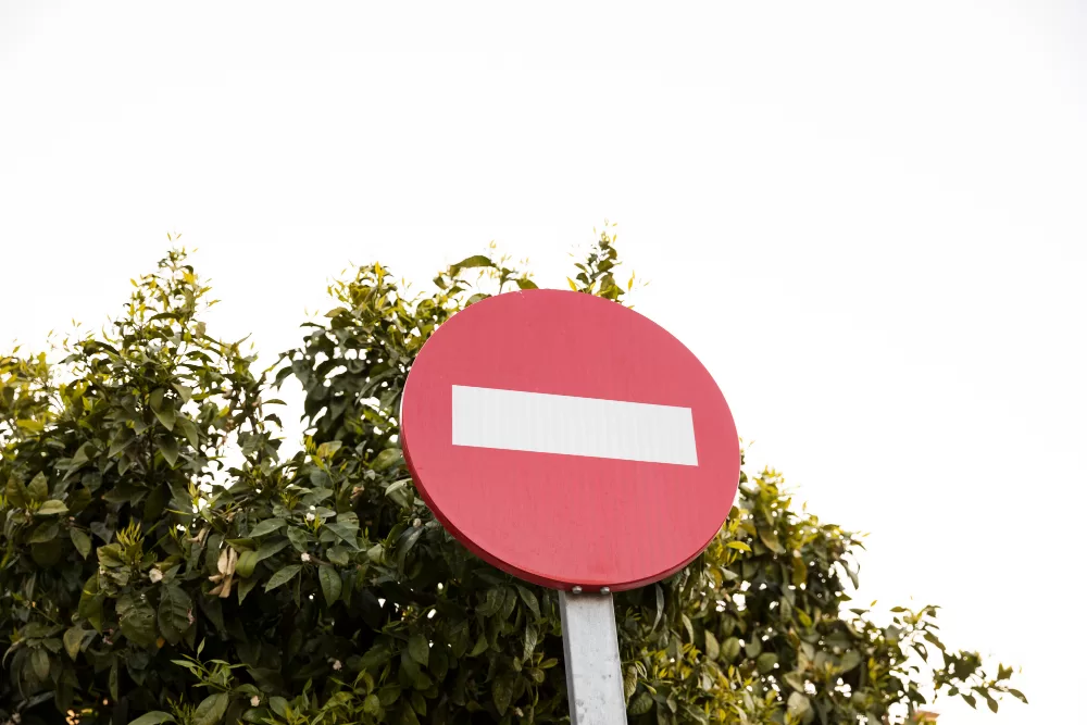 Les panneaux de signalisation pour propriété privée : législation, règles et normes
